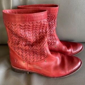 FREYE Women's sz 8 leather boots slip on red with woven shafts leather outsole